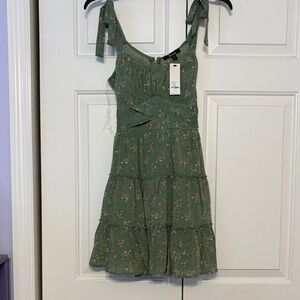 Trixxi Green Floral Mini Dress